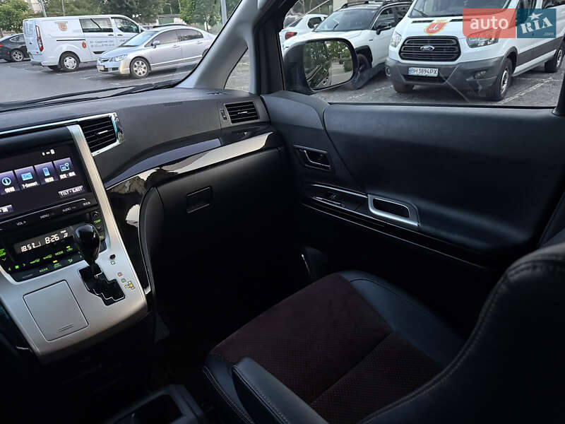 Мінівен Toyota Alphard 2014 в Одесі