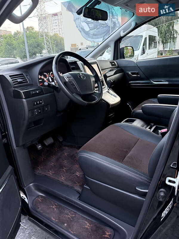 Мінівен Toyota Alphard 2014 в Одесі