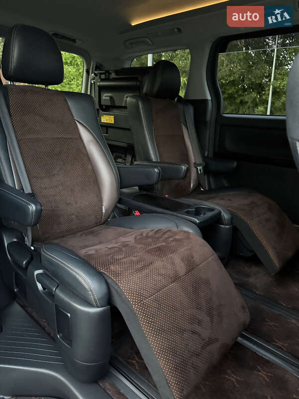 Мінівен Toyota Alphard 2014 в Одесі