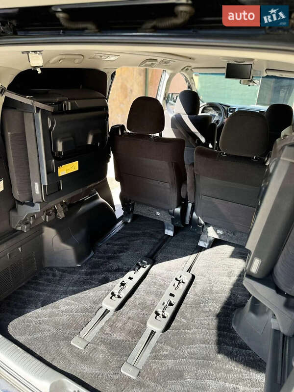 Минивэн Toyota Alphard 2012 в Запорожье