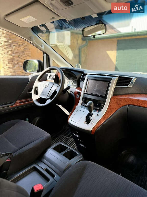 Минивэн Toyota Alphard 2012 в Запорожье