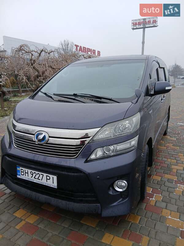Минивэн Toyota Alphard 2013 в Белгороде-Днестровском