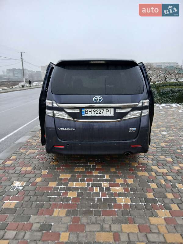 Минивэн Toyota Alphard 2013 в Белгороде-Днестровском