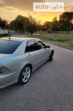 Седан Toyota Altezza 1999 в 