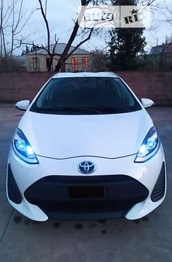 Хетчбек Toyota Aqua 2017 в Києві