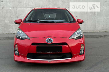 Хэтчбек Toyota Aqua 2014 в 