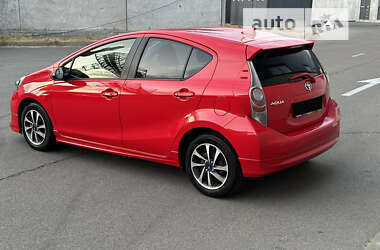 Хэтчбек Toyota Aqua 2014 в 