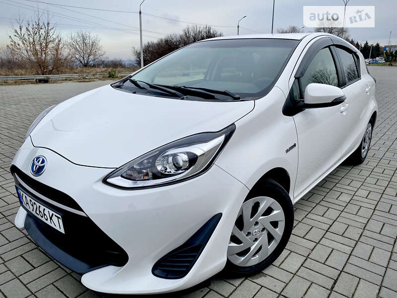 Хэтчбек Toyota Aqua 2017 в Днепре