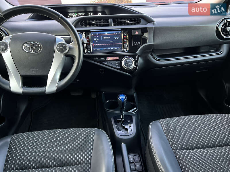 Хэтчбек Toyota Aqua 2015 в Одессе