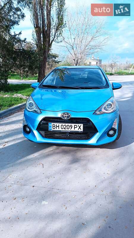 Хетчбек Toyota Aqua 2015 в Ізмаїлі
