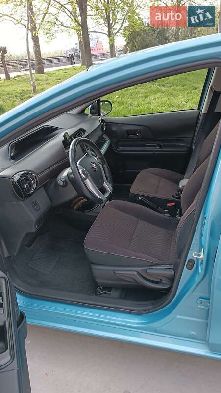Хетчбек Toyota Aqua 2015 в Ізмаїлі