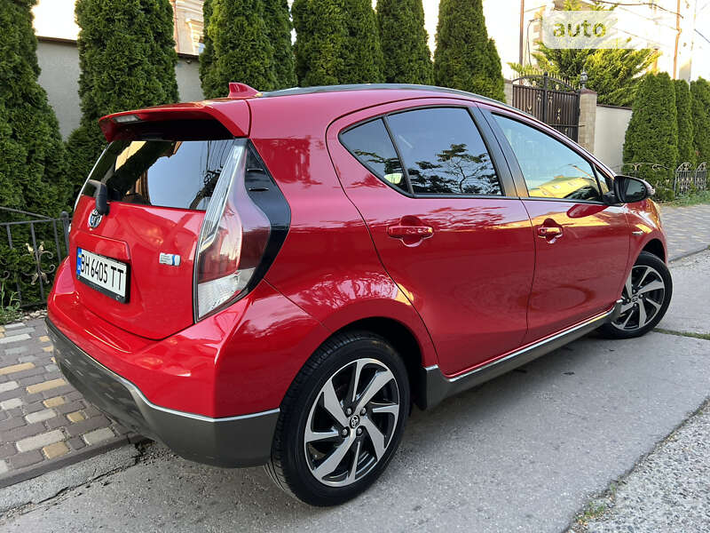Хетчбек Toyota Aqua 2014 в Одесі