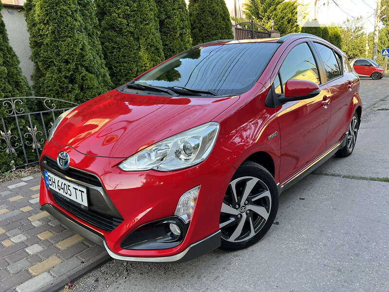 Хетчбек Toyota Aqua 2014 в Одесі
