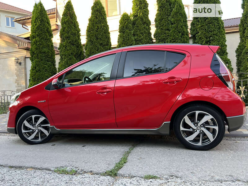 Хетчбек Toyota Aqua 2014 в Одесі