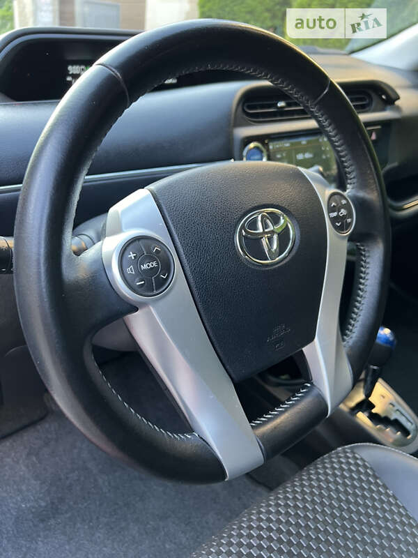 Хетчбек Toyota Aqua 2014 в Одесі