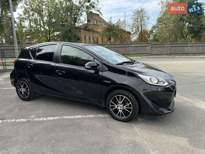 Хетчбек Toyota Aqua 2018 в Києві