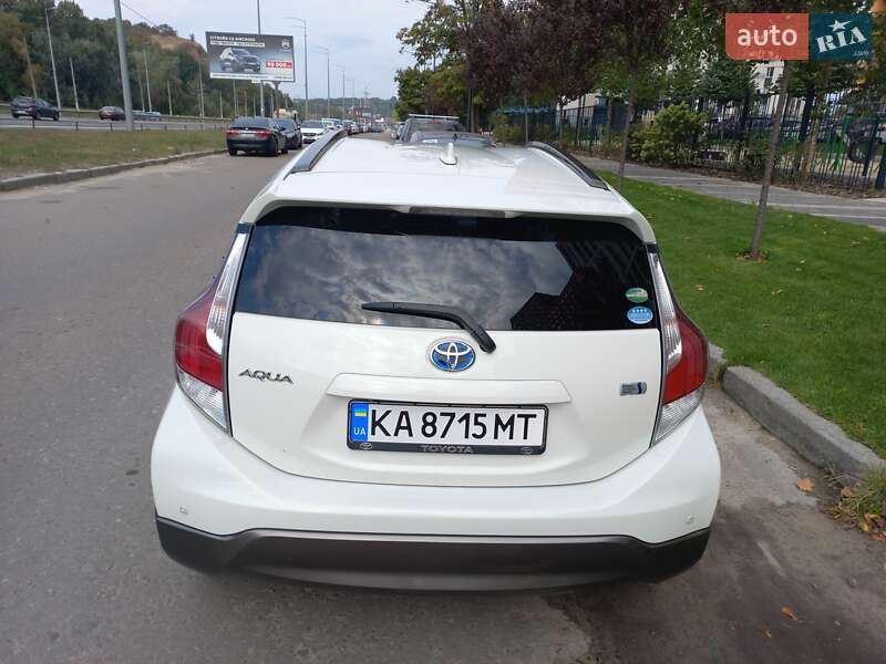 Хэтчбек Toyota Aqua 2015 в Киеве