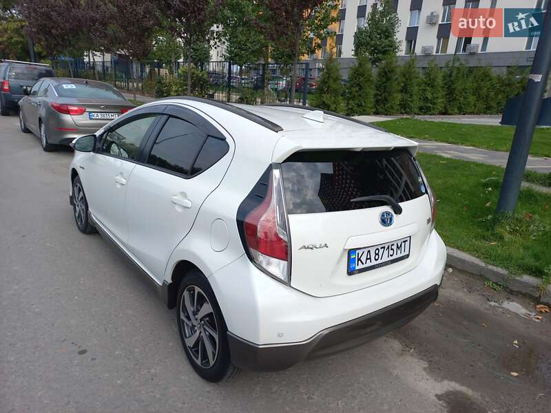 Хэтчбек Toyota Aqua 2015 в Киеве