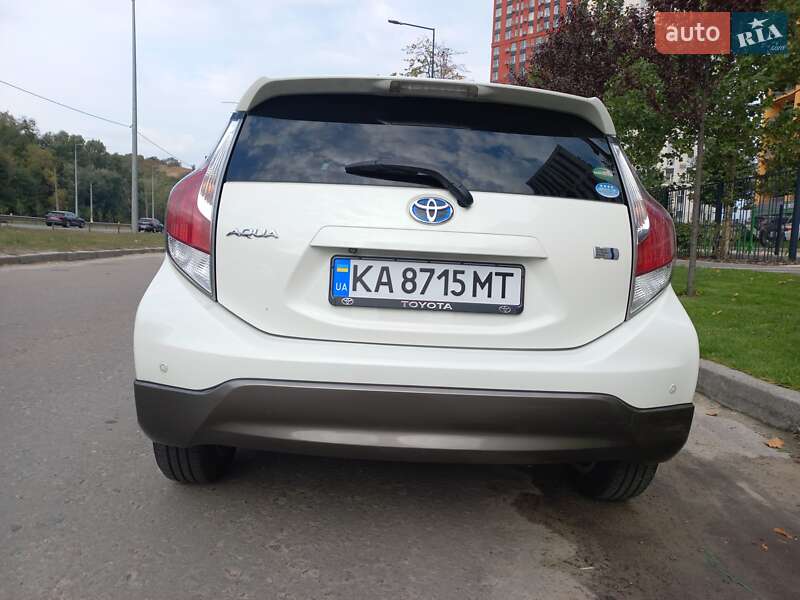 Хэтчбек Toyota Aqua 2015 в Киеве