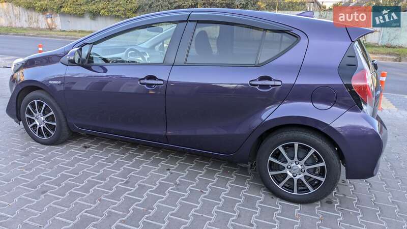 Хетчбек Toyota Aqua 2017 в Одесі