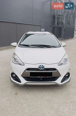 Хэтчбек Toyota Aqua 2015 в 