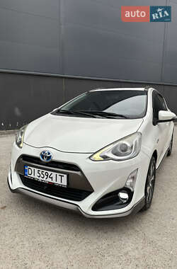 Хэтчбек Toyota Aqua 2015 в 