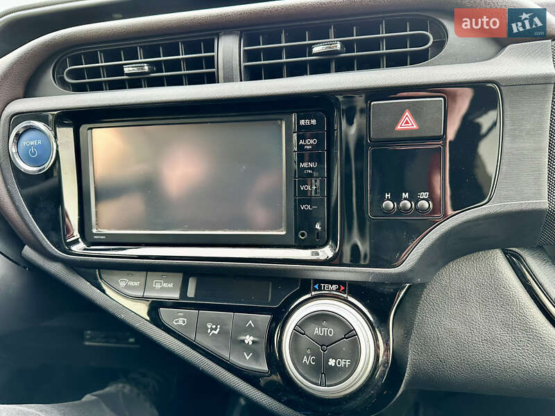 Хэтчбек Toyota Aqua 2015 в Виннице