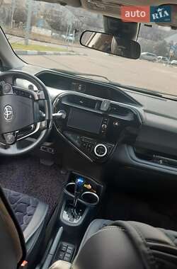 Хетчбек Toyota Aqua 2017 в Києві
