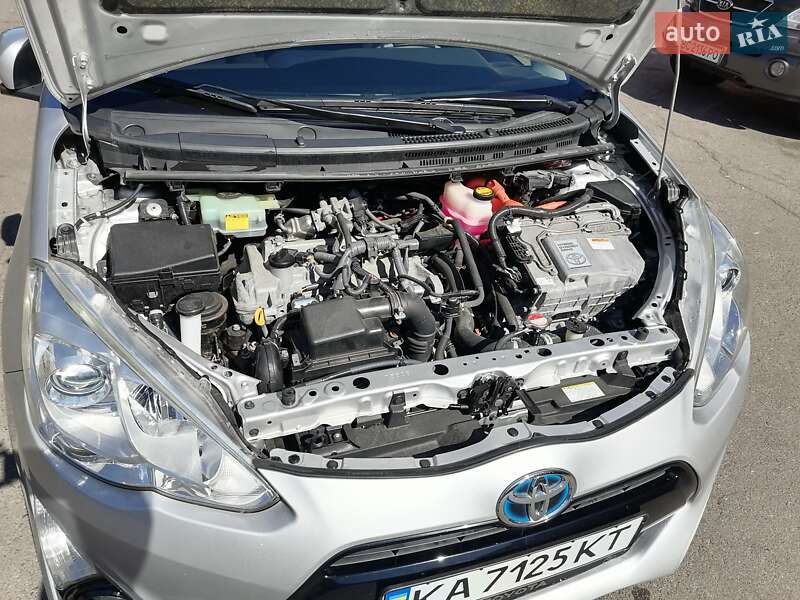 Хэтчбек Toyota Aqua 2015 в Киеве