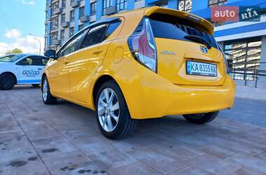 Хэтчбек Toyota Aqua 2015 в 