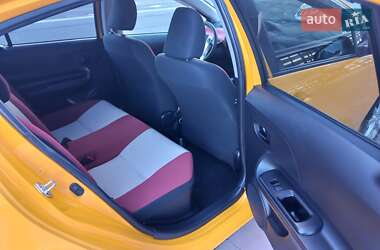 Хэтчбек Toyota Aqua 2015 в 