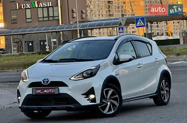 Хэтчбек Toyota Aqua 2017 в 