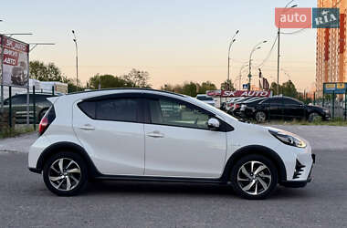 Хэтчбек Toyota Aqua 2017 в 