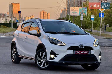 Хэтчбек Toyota Aqua 2017 в 