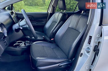 Хэтчбек Toyota Aqua 2017 в 