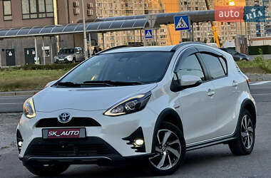 Хэтчбек Toyota Aqua 2017 в 