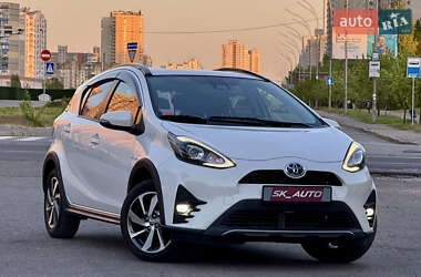 Хэтчбек Toyota Aqua 2017 в 