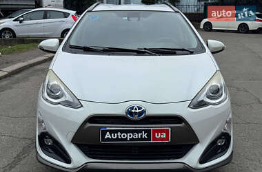 Хэтчбек Toyota Aqua 2016 в 
