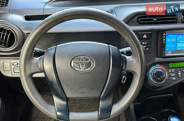 Хэтчбек Toyota Aqua 2015 в 