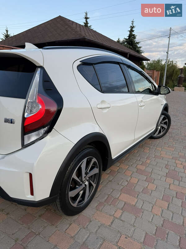 Хетчбек Toyota Aqua 2017 в Одесі