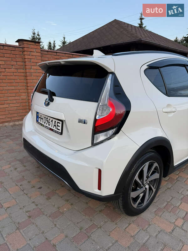 Хетчбек Toyota Aqua 2017 в Одесі