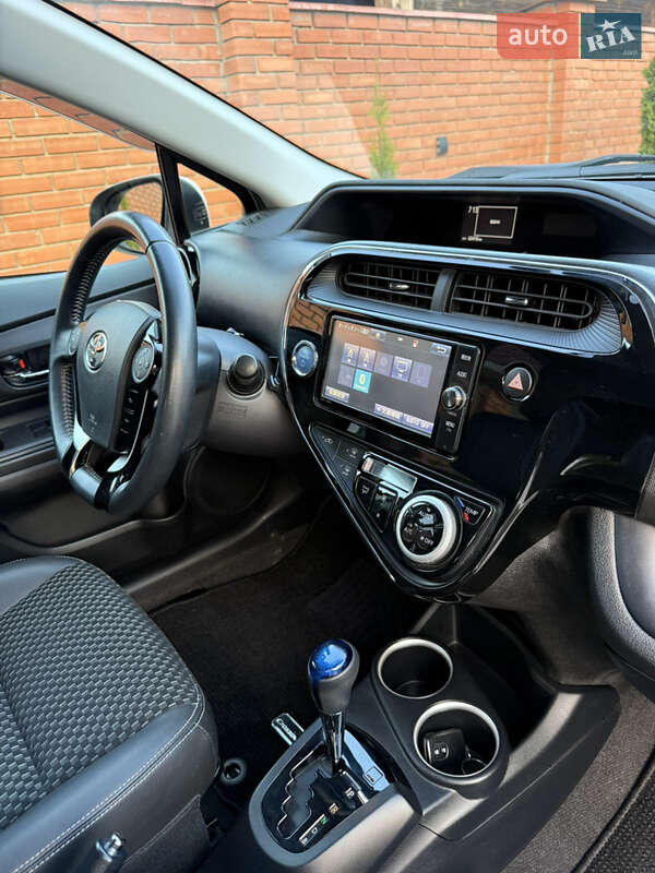 Хетчбек Toyota Aqua 2017 в Одесі