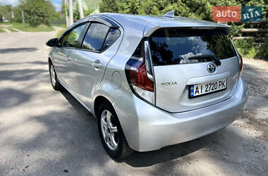 Хэтчбек Toyota Aqua 2015 в 