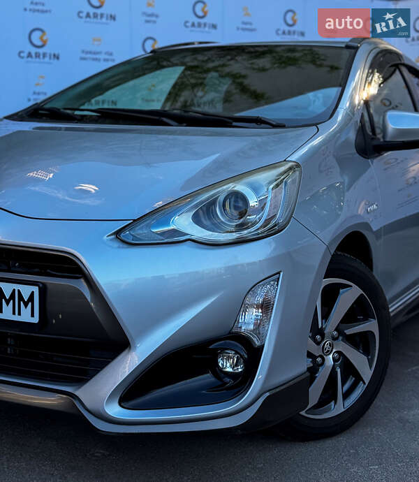 Хетчбек Toyota Aqua 2016 в Києві