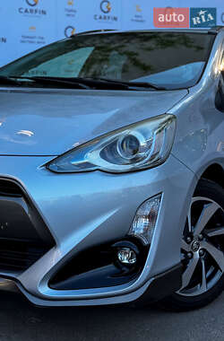 Хэтчбек Toyota Aqua 2016 в 