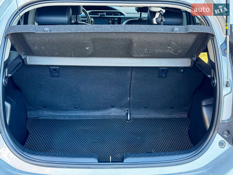 Хетчбек Toyota Aqua 2016 в Києві