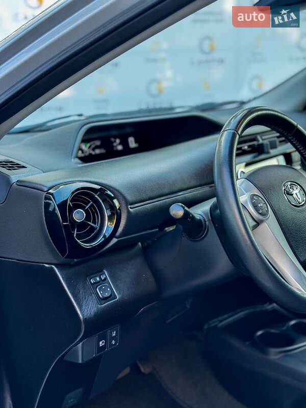 Хетчбек Toyota Aqua 2016 в Києві