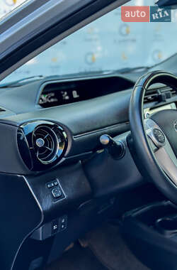 Хэтчбек Toyota Aqua 2016 в 