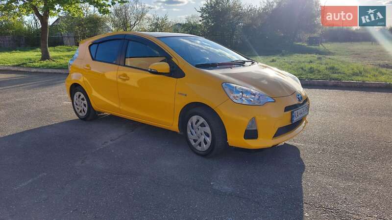 Toyota Aqua 2015