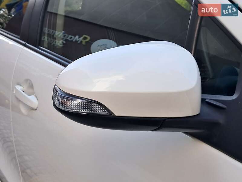 Хетчбек Toyota Aqua 2017 в Одесі